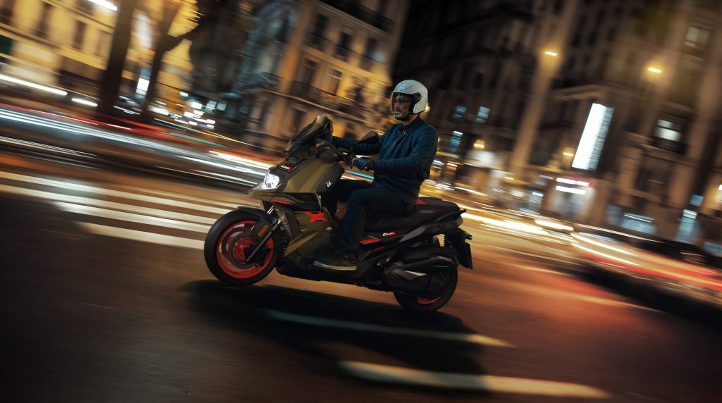 neuer BMW C 400 X in Fahrt